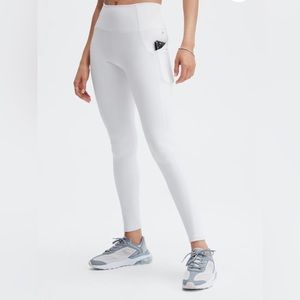 Pure Luxe | Fabletics | Light Grey | 7/8 Leggings |